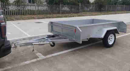 European and American Small Flatbed 2-Wheel Box Fence Trailer for Mobile Construction Machinery 2-Wheel Box Type Car Trailers
