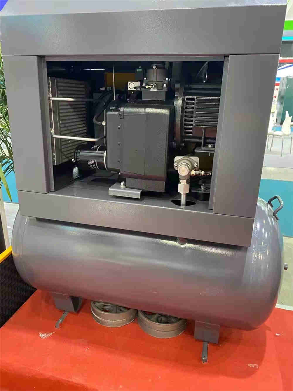 Small Single Phase 220V-240V Home Use 8bar~10bar 4kW 360L/min PM VSD Rotary Screw Air Compressor with Air Receiver Tank