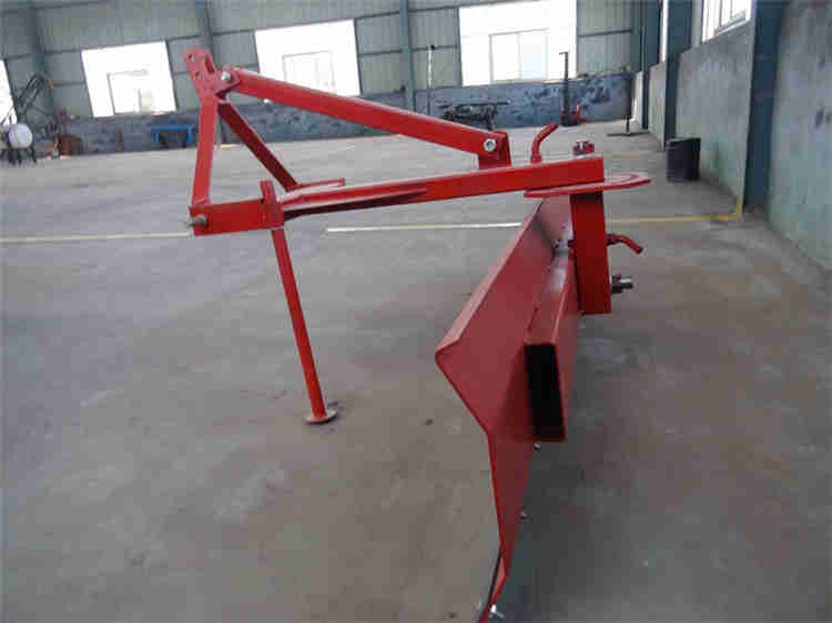 New Four-Wheel Tractor Grader Scraper with Land Leveler Versus Box Blade