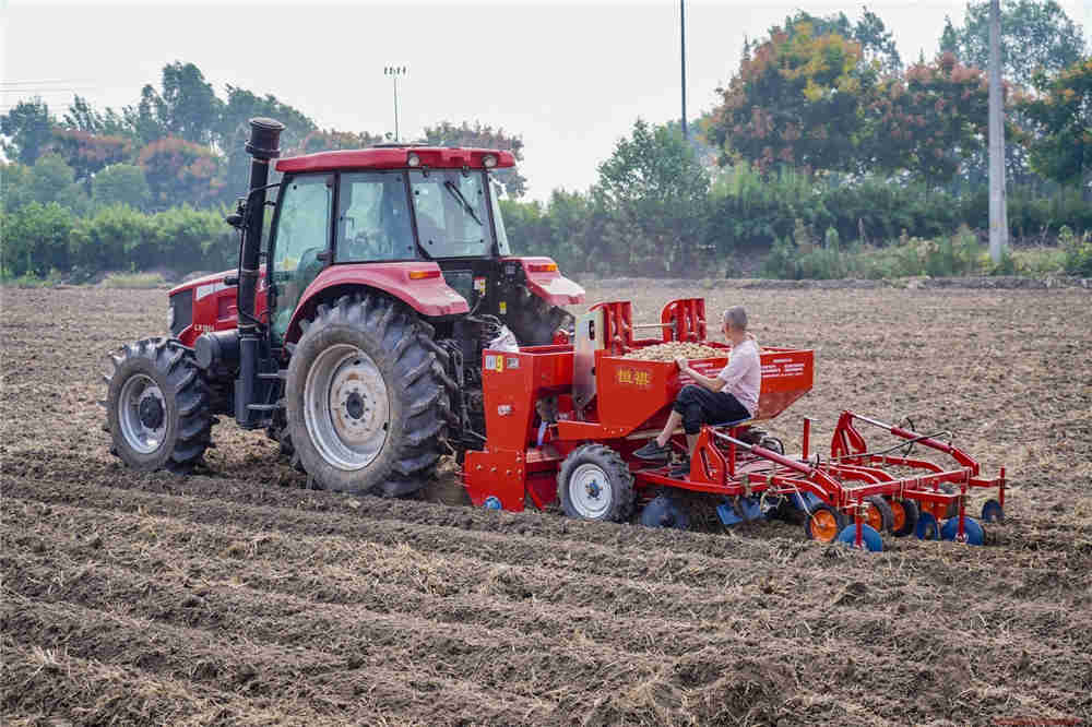 Double Row Planter 2CM -2 Tractor Potato Planter