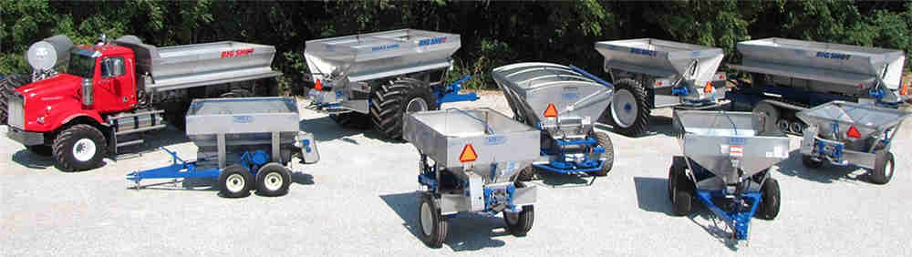 Agricultural fertilizing machinery tractor truck manure fertilizer spreader