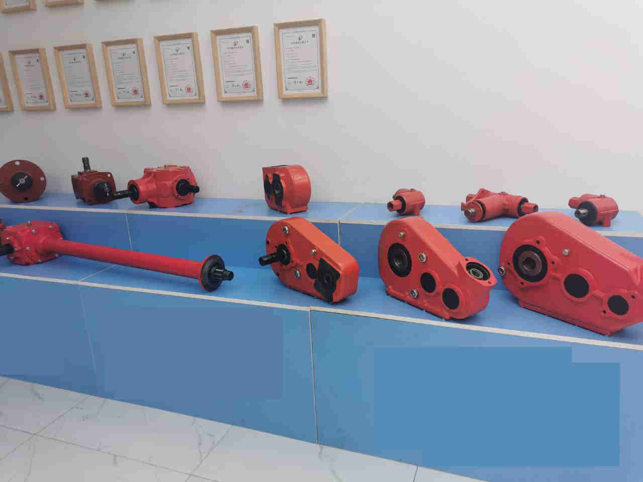 Factory Supply Trailing Mower Gearbox Speed Reducer Pull-behind Mower Gear Drive Gearbox for Lawn Mower
