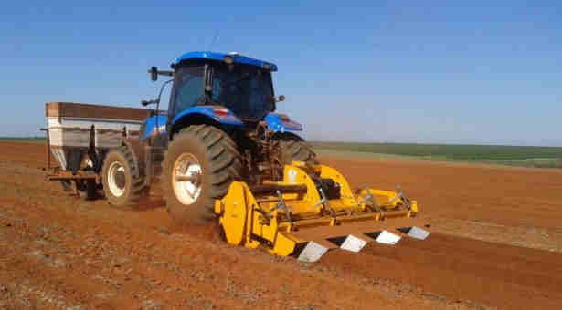 PSW-3200 B Agricultural Machinery Working Speed 3 - 5 Km/h Farm Rotary Tiller Cultivator Rotavator With Fertilizer Box