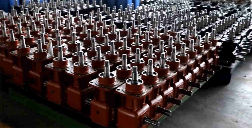 Promotional Various Durable Using Rotary Cutter Gearbox 50HP Bevel Gear High Rpm