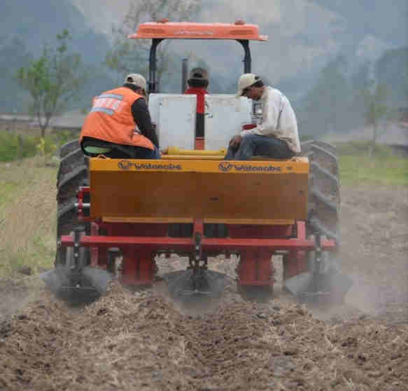 R-380 500kg Agricultural Plow Plough 3 Rows Potato Furrower for Tractor